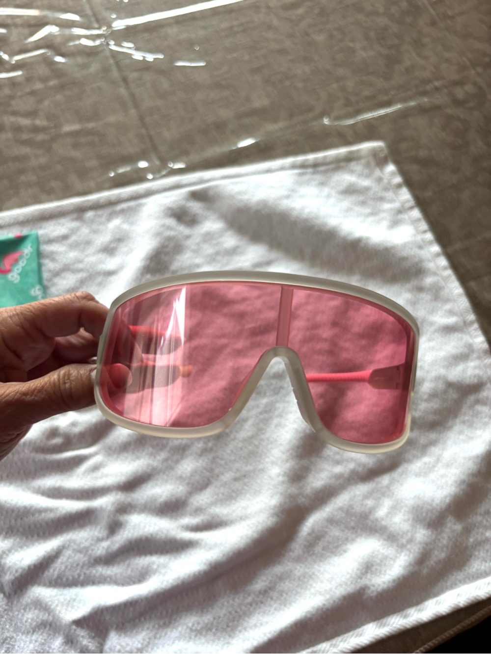 NWOT goodr Pink Polarized Sport Sunglasses and Flamingo Pouch Adult Size - Picture 7 of 13